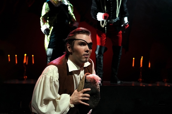 "&Scy;&Ocy;&Bcy;&Acy;&Kcy;&Acy; &Ncy;&Acy; &Scy;&IEcy;&Ncy;&IEcy;"