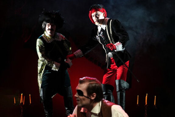 "СОБАКА НА СЕНЕ"