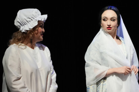 "СОБАКА НА СЕНЕ"