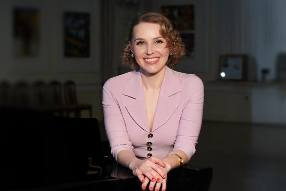 "&Ocy;&comma; &kcy;&acy;&kcy; &vcy;&ocy;&scy;&pcy;&iecy;&tcy;&softcy; &mcy;&ncy;&iecy; &ecy;&tcy;&ucy; &zcy;&iecy;&mcy;&lcy;&yucy;&period;&period;&period;"