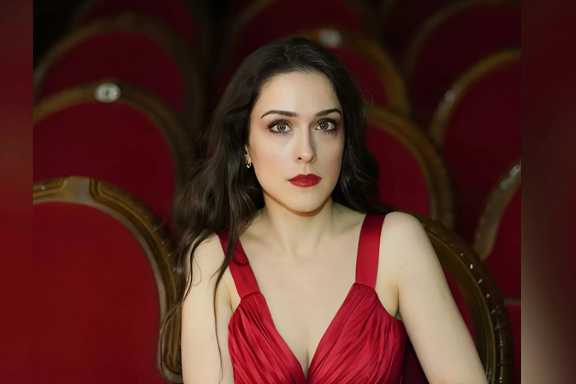 "&Zcy;&vcy;&ucy;&chcy;&acy;&ncy;&softcy;&iecy; &dcy;&vcy;&ucy;&khcy; &scy;&iecy;&rcy;&dcy;&iecy;&tscy;"