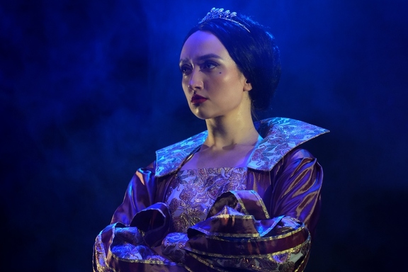 "&Scy;&Ocy;&Bcy;&Acy;&Kcy;&Acy; &Ncy;&Acy; &Scy;&IEcy;&Ncy;&IEcy;"