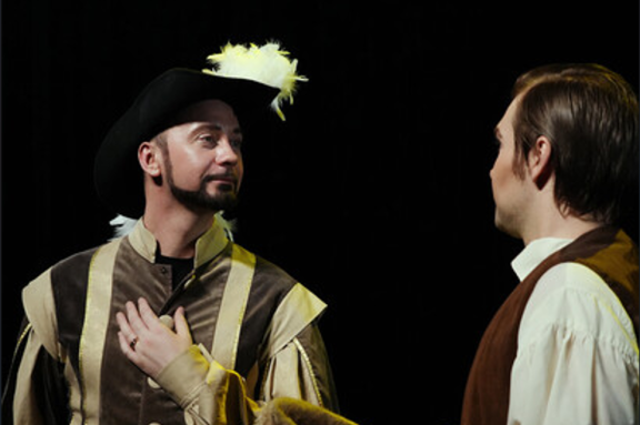 "СОБАКА НА СЕНЕ"