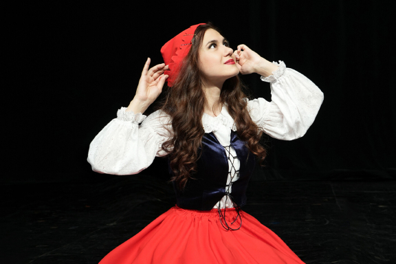 "&Kcy;&rcy;&acy;&scy;&ncy;&acy;&yacy; &SHcy;&acy;&pcy;&ocy;&chcy;&kcy;&acy;"