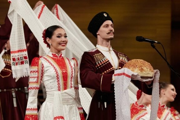 &Kcy;&ucy;&bcy;&acy;&ncy;&scy;&kcy;&icy;&jcy; &kcy;&acy;&zcy;&acy;&chcy;&icy;&jcy; &khcy;&ocy;&rcy; &laquo;&Ncy;&acy;&mcy; 215 &lcy;&iecy;&tcy;&excl;&raquo;