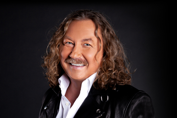 Игорь Николаев